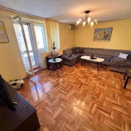 Central Park Apartment Подгорица Экстерьер фото